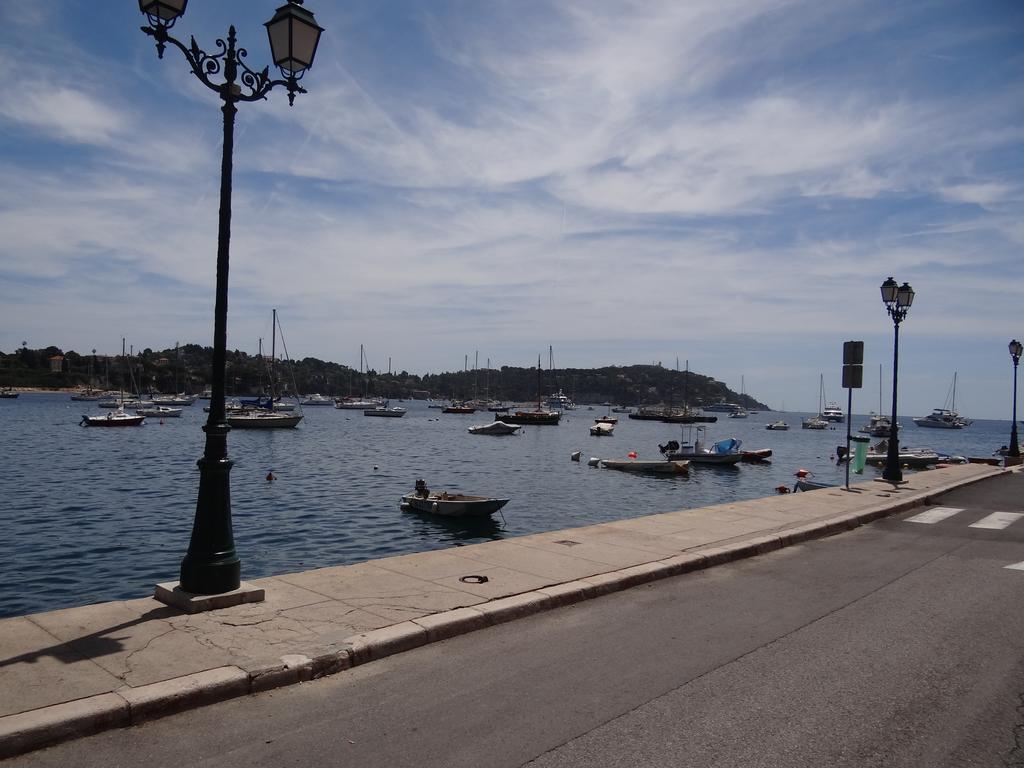 Les Pieds Dans La Mer Best Place Вильфранш-сюр-Мер Экстерьер фото